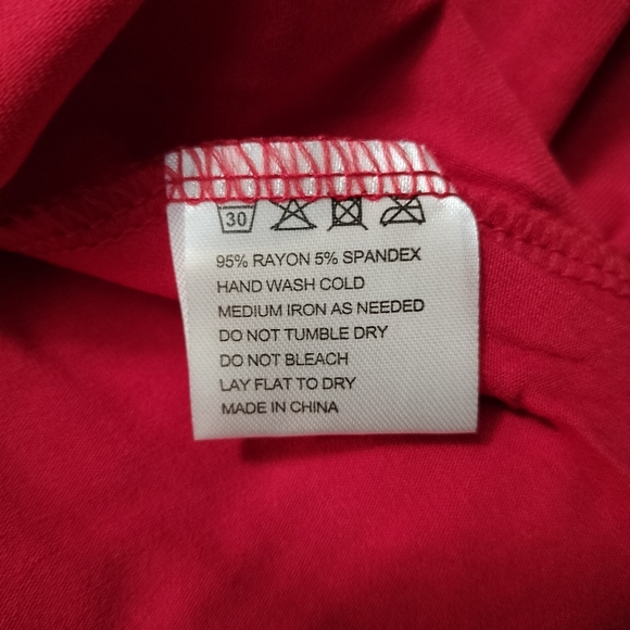 Women's sleeveless Various Hem Tunic Top Red Size Medium - Picture 3 of 5